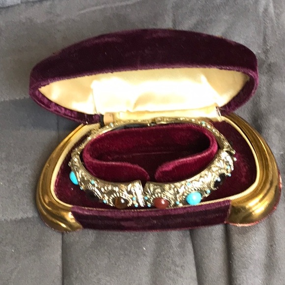 Graziano CN Stretch Bracelet Gold Tone With Faux Turquoise with Simulated Beads - Picture 1 of 9